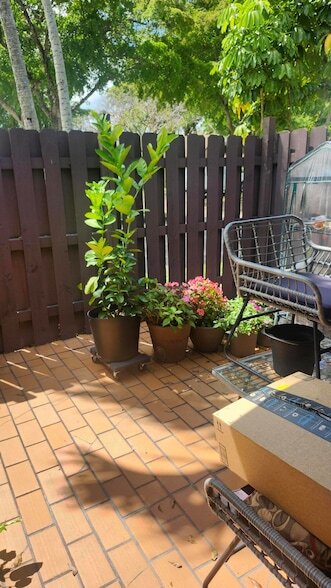 Foto del edificio - 532 Briarwood Cir