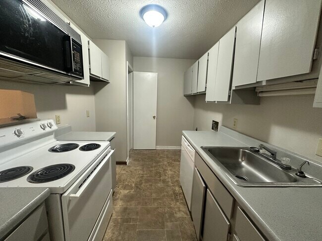 Building Photo - 20 Knights Cove