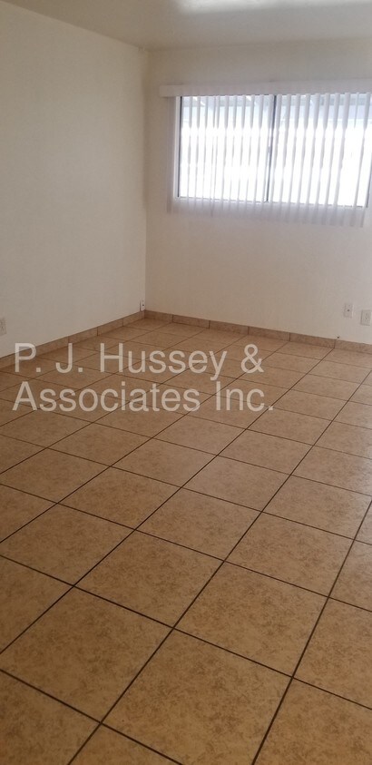 Foto del edificio - 1515 E Oregon Ave