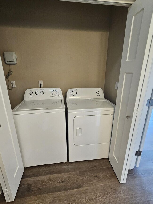 Foto del edificio - 1550 Aryn Ln