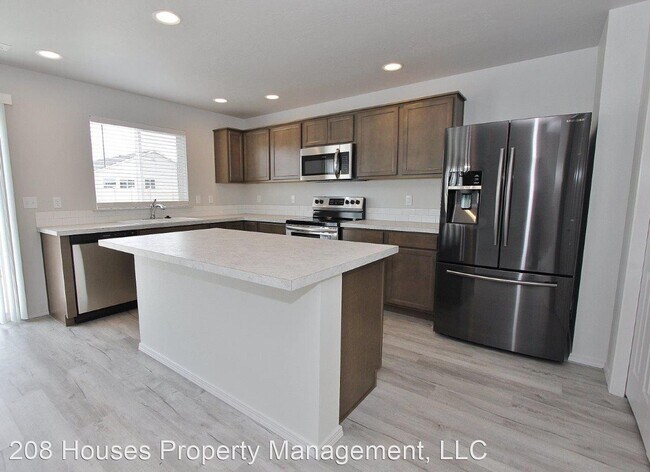 Foto del edificio - 4 br, 2.5 bath House - 17776 N. Pegram Way