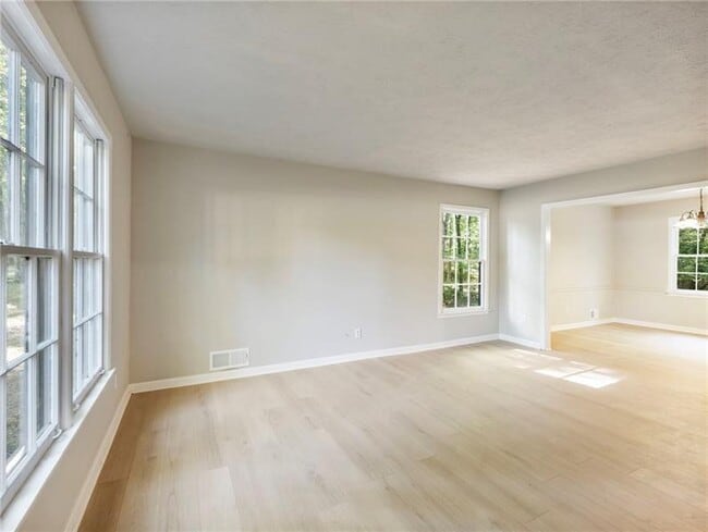Building Photo - 3395 S Rockview Ct