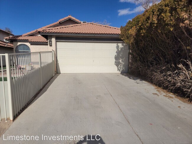 Foto del edificio - 3 br, 2 bath House - 5712 Swimmer