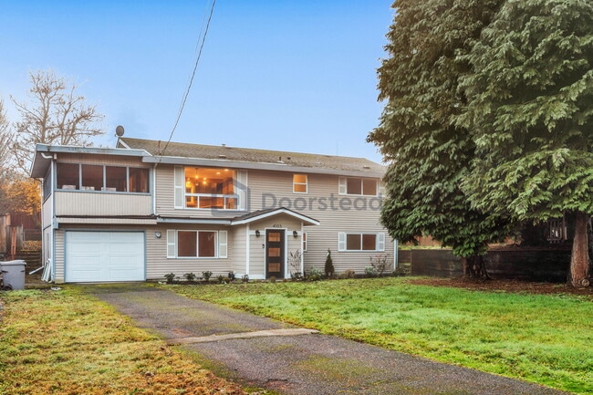 Building Photo - 4103 NE 2nd Pl