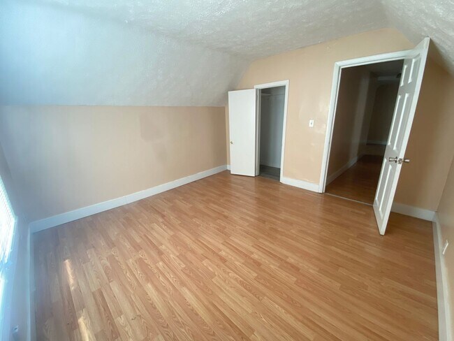 Foto del edificio - 719 W Jefferson St