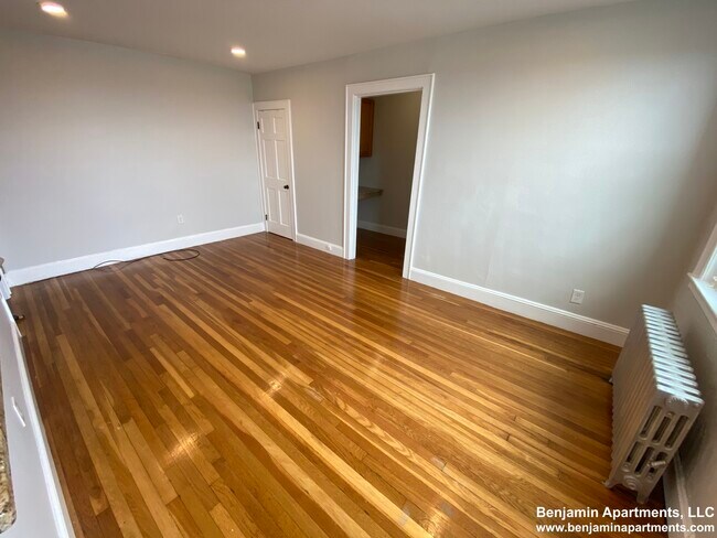 Building Photo - 136 Highland Ave