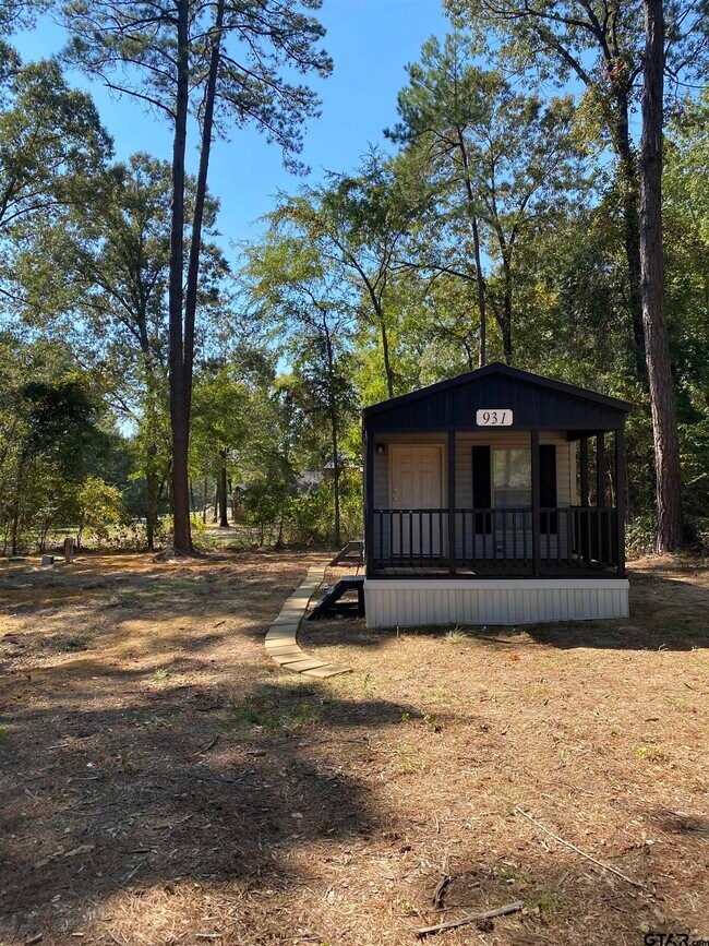 Foto del edificio - 931 Caroline Ln