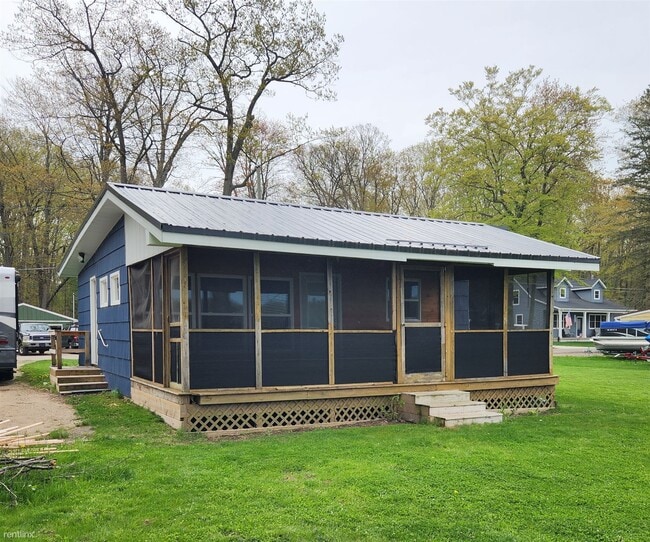 Building Photo - 2 br, 1 bath House - 16887 Shawano Dr