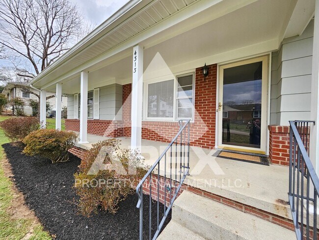 Foto del edificio - Beautiful 4 Bd 2/Ba + Bonus Rm, Basement R...