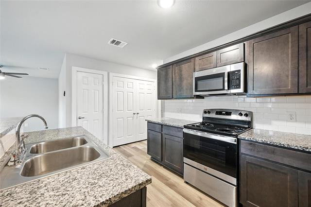 Foto del edificio - 324-326 W Munson St