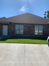 Building Photo - 2715 Deaton St