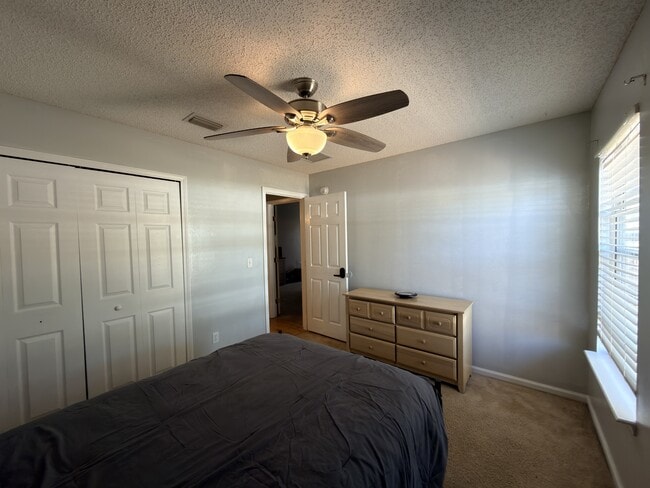 Building Photo - 8663 Julia Marie Cir