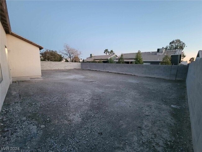 Building Photo - 4517 Blue Magic Way