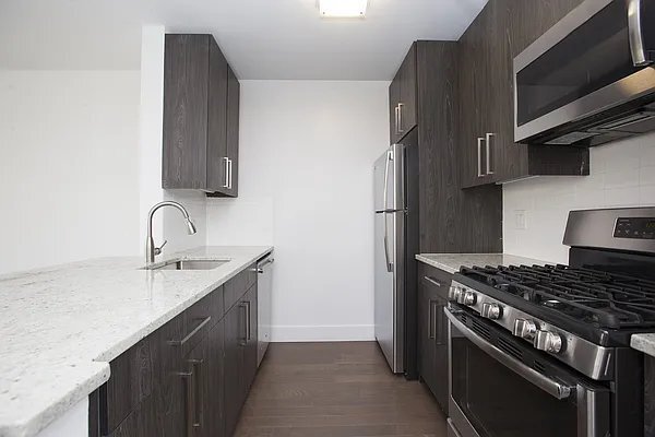 Foto del edificio - 2 S End Ave