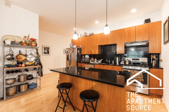 Photo - 1407 N Wicker Park Ave Apartment