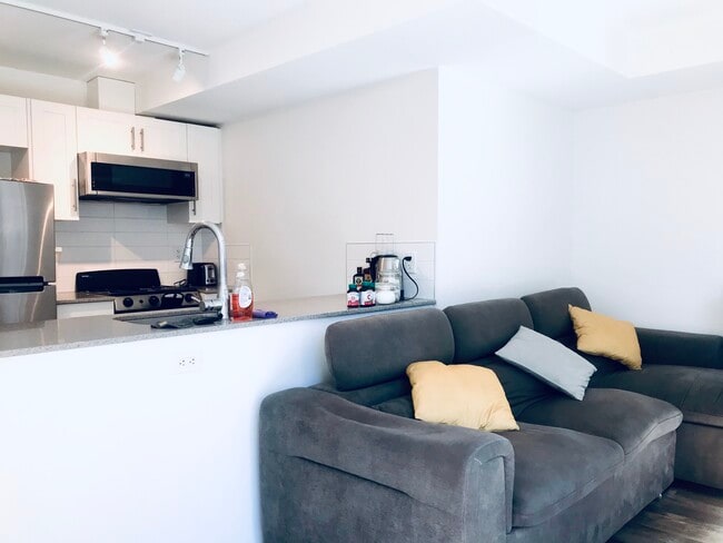 Photo du bâtiment - 2 Bedroom 1 Bath in Kies Place