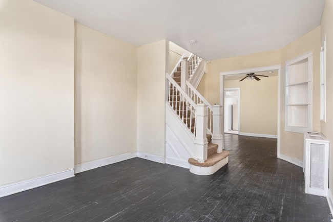 Building Photo - 3043 Belmont Ave