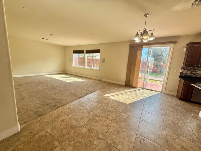 Foto del edificio - Hollister-Beautifully Updated 4BD/3BA Home with Garden Backyard in Prime Hollister Location