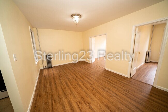 Building Photo - 4506 30th Ave