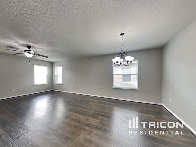 Building Photo - 1421 Wallace Manor Pass Winter Haven FL