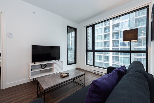 Building Photo - 4171 Rue de la Montagne