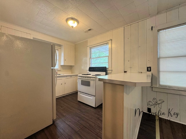 Building Photo - 7203 Porcher Dr