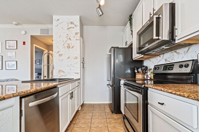 Foto del edificio - Stunning 1 Bed 1 Bath in Northern Scottsdale