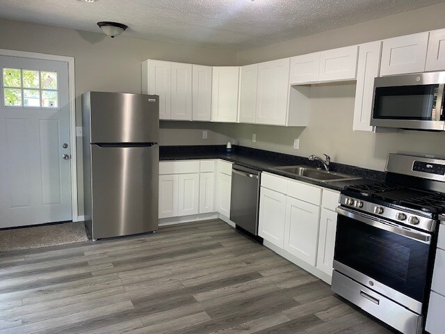 Foto principal - 155 Kirkwood Ave