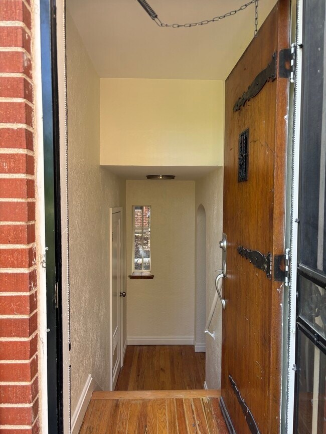 Foto del edificio - Vintage & Charming 1 Bed/1 Bath