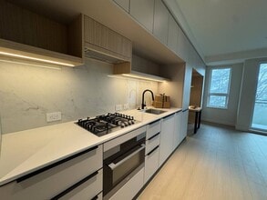 Building Photo - 125 Albert St