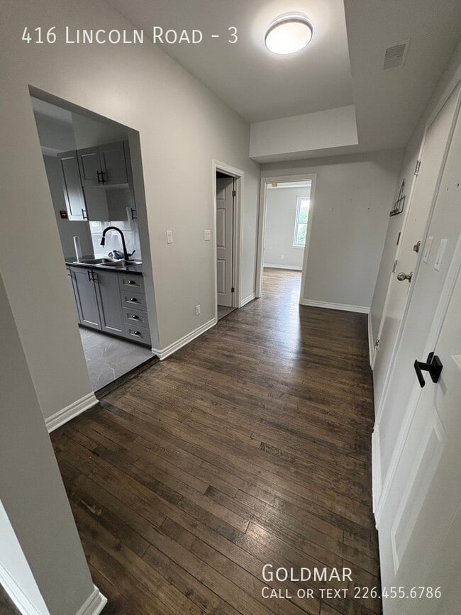 Building Photo - Luxury 2 bedroom suite in Walkerville, onl...