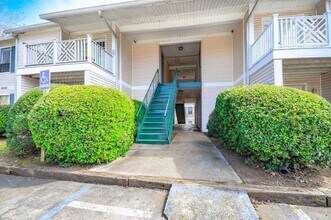 Building Photo - 3595 Woodbriar Cir