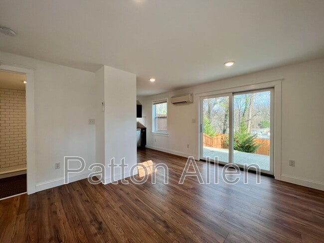 Foto del edificio - 125 Burton St