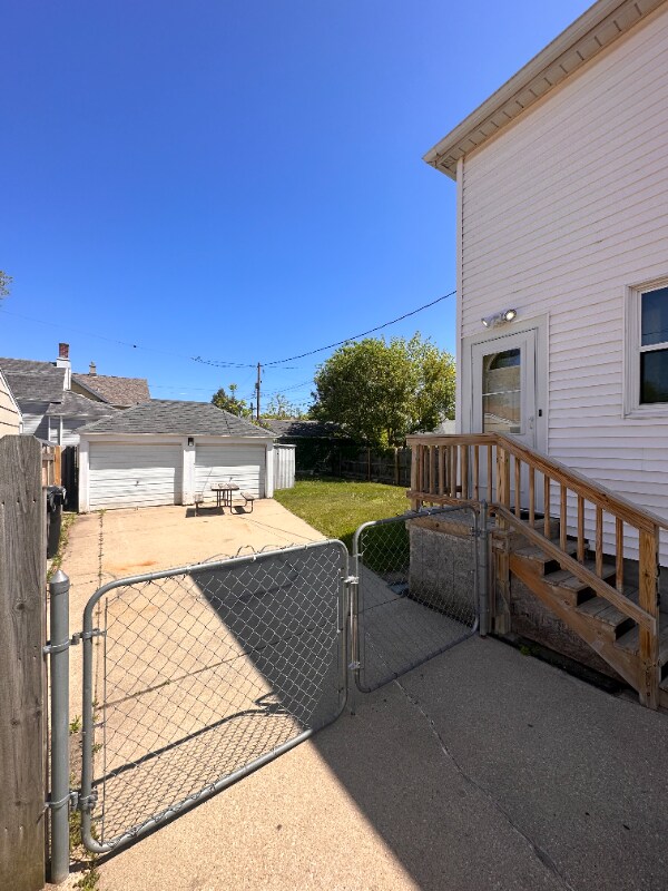 Building Photo - 1312 Yout St