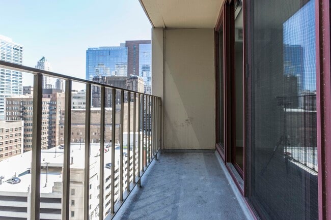 Building Photo - 200 N Dearborn St