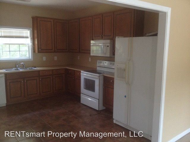 Foto del edificio - 2316 Summerville Rd