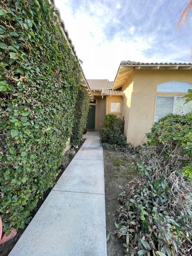 Building Photo - 79289 Paseo Del Rey