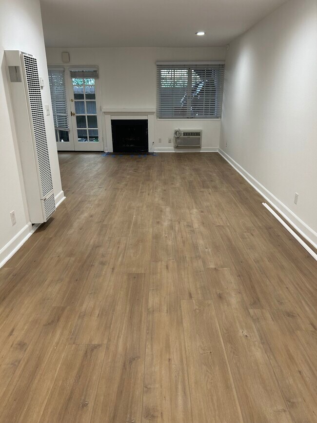 Foto del edificio - 4712 Whitsett Ave