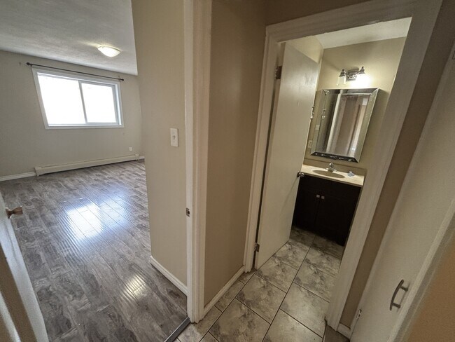 Photo du bâtiment - 87 Westwood Dr