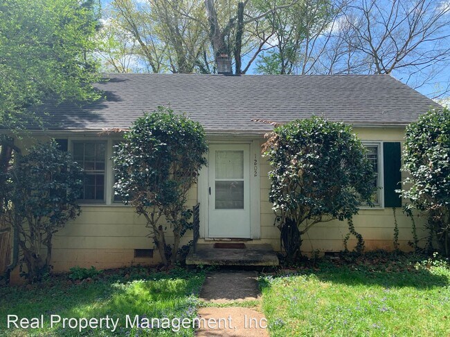 Building Photo - 2 br, 1 bath House - 1202 E Jefferson St