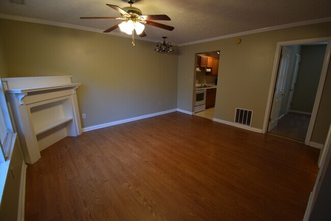 Foto del edificio - VIRTUAL SHOWINGS AVAILABLE - Townhome Betw...