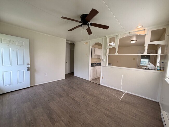 Foto del edificio - 1437 Oakcrest Dr