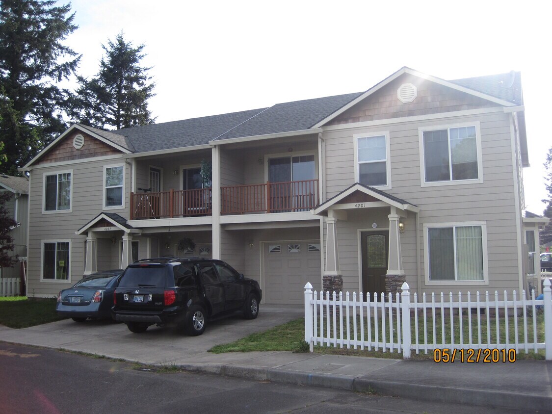 Photo - 4201 SE 94th Ave (Portland, OR)