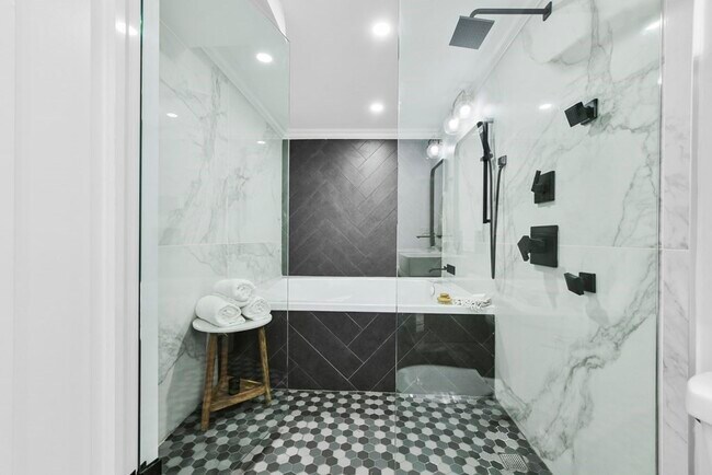 Foto del edificio - 642 E 7th St