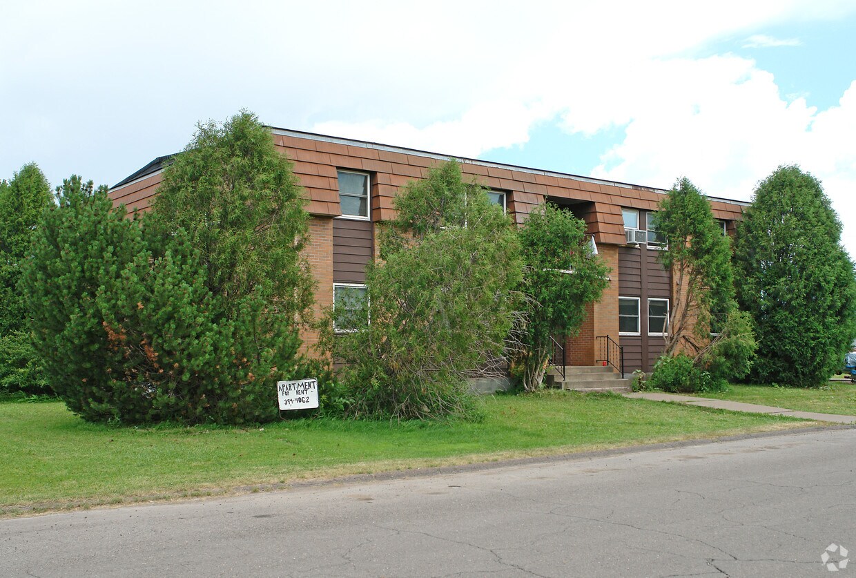 2822 John Ave, Superior, WI 54880 Apartments in Superior, WI