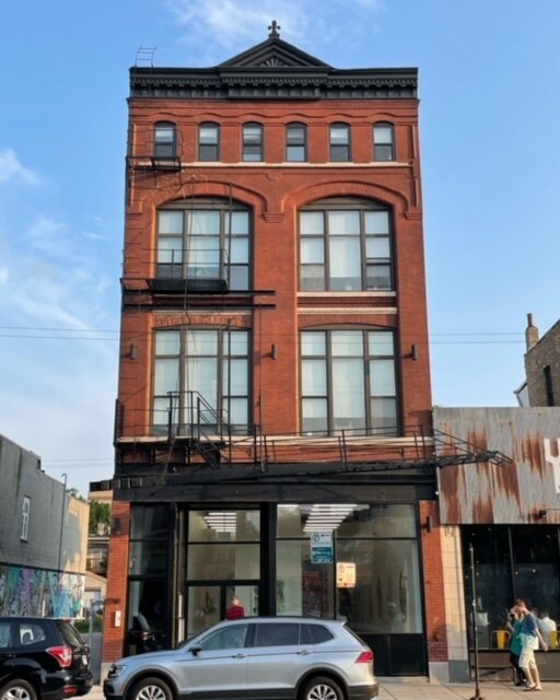 Foto principal - 1749 W Chicago Ave