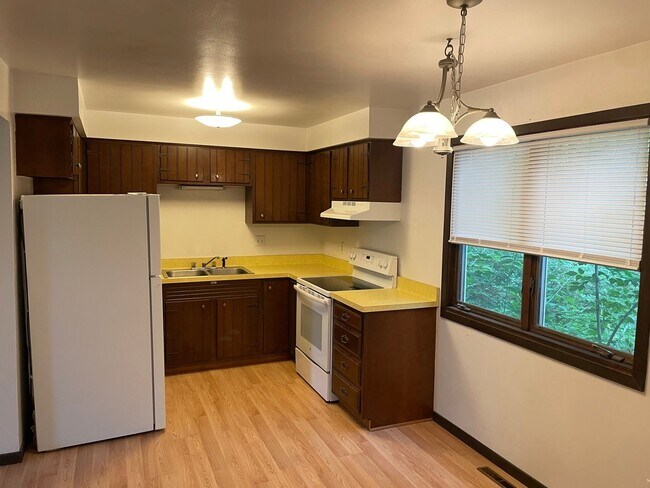 Foto del edificio - 1825 W Brewster St