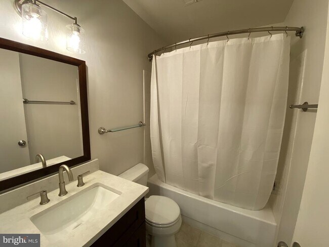 Foto del edificio - 2562 Glengyle Dr