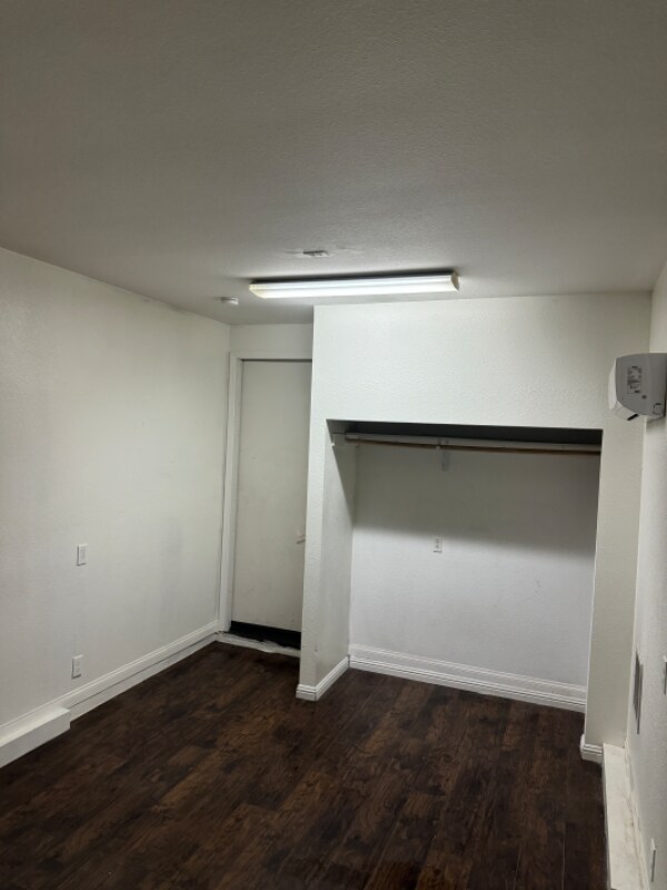 Building Photo - 13744 Dellbrook St