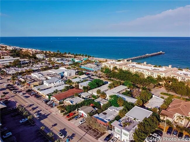 Foto del edificio - 5321 NE 24th Ter